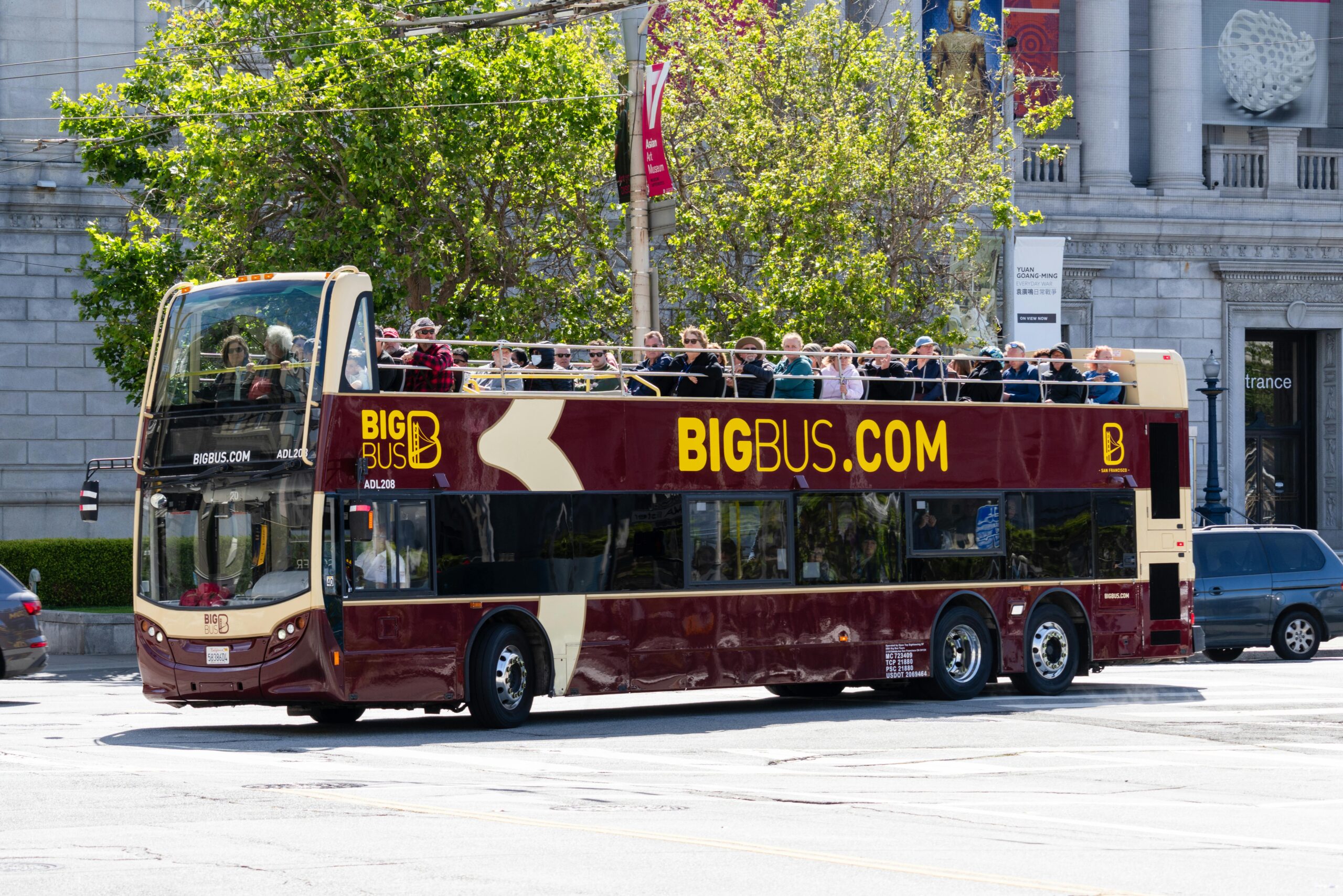 Big Bus Chicago: Hop-On Hop-Off Sightseeing Tour